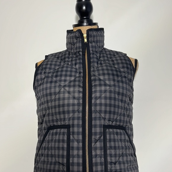 J. CREW || Quilted Excursion Puffer Vest. Sz. XS - Picture 6 of 13